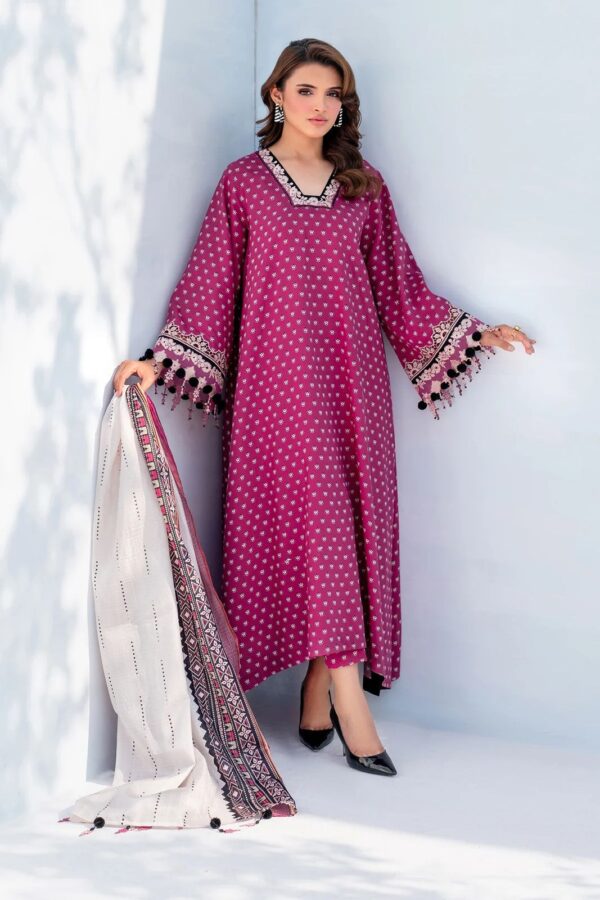 Baroque-Digital Linen featuring an embroidered three-piece set