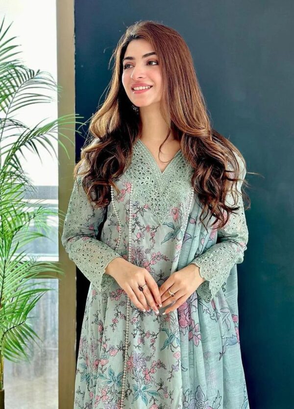 Iznik -Printed Linen 3pc with Embroidered Patch