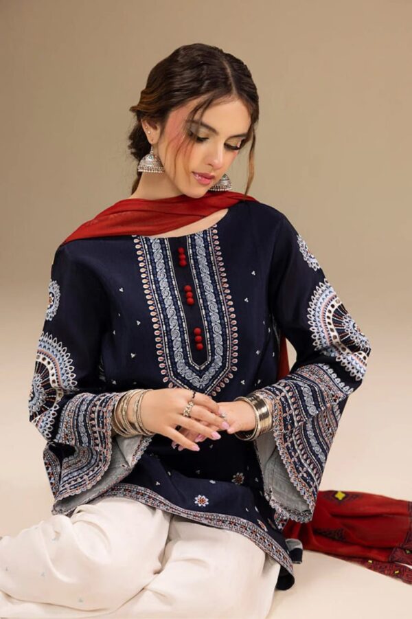 azmin-Dhanak Embroidered 3pc Dress