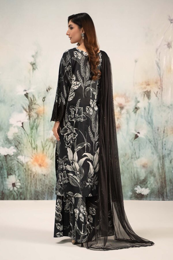 Maria B-Printed Linen With Embroidered Patches 3pc