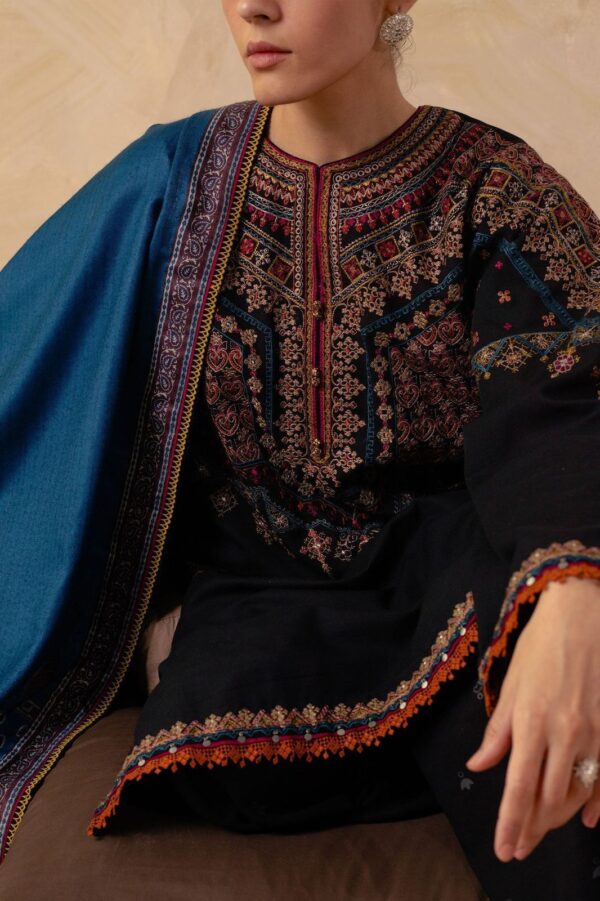Your perfect winter look is here – ZARA SHAH JHAN 3pc Collection
