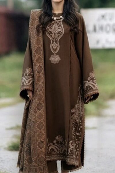 https://nayabcollection.pk/product/sapphire-dhanak-embroidered-3pc-winter-suit/