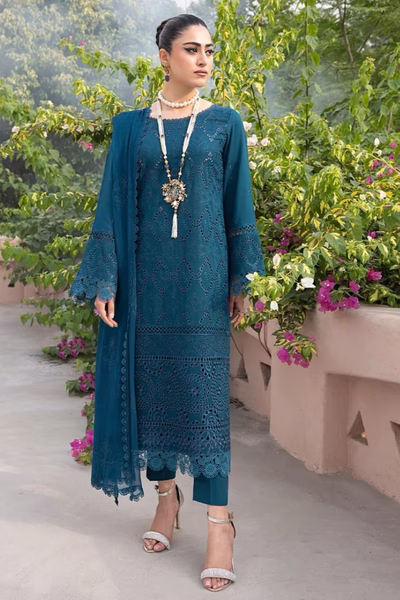 mahnur-chikankari -heavy -embroidered -3pc-nayab-collection