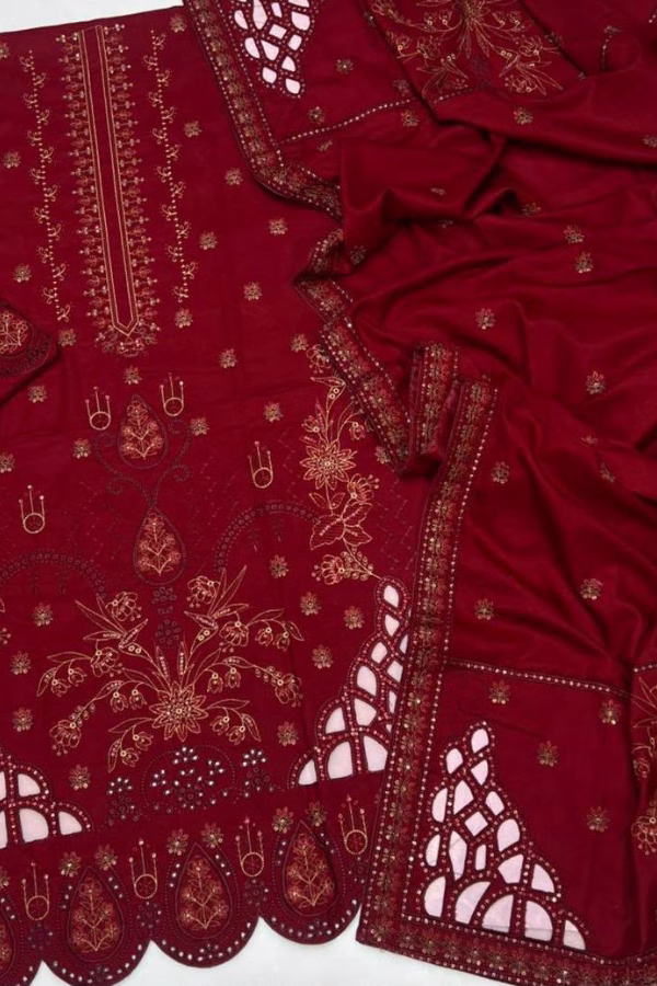 Bareeze Embroidered Winter 3PC Suit – Maroon